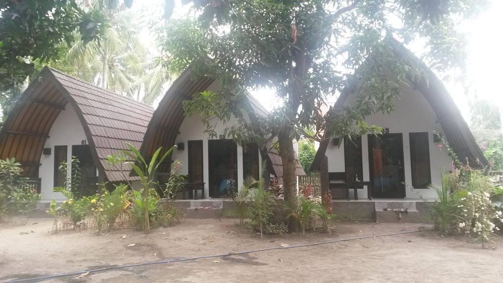 Hello Lumbung Homestay Gili Air Exterior photo